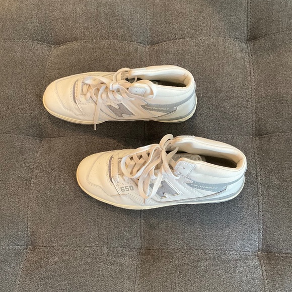 EUC ALD + New Balance 650 White Sneaker Size 10 main image 6